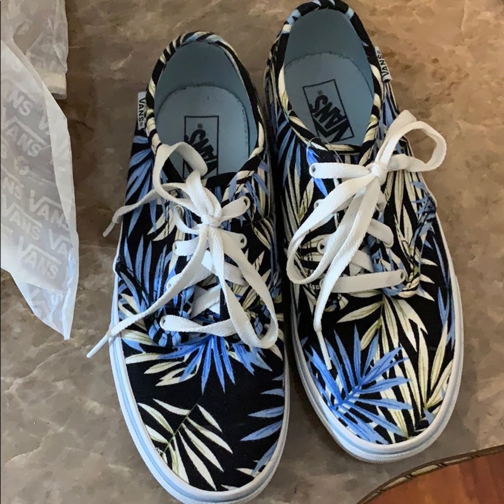 Vans - Picture 3 of 6